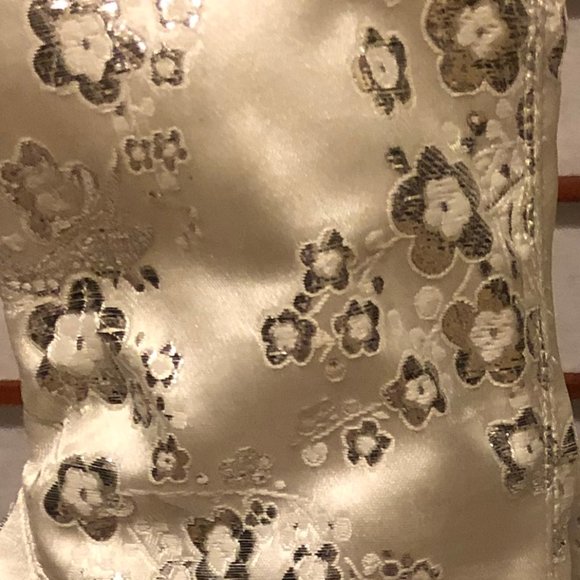 SEXY SATINY SILVER ROUNDED HEEL MID CALF BOOTS - Picture 7 of 8